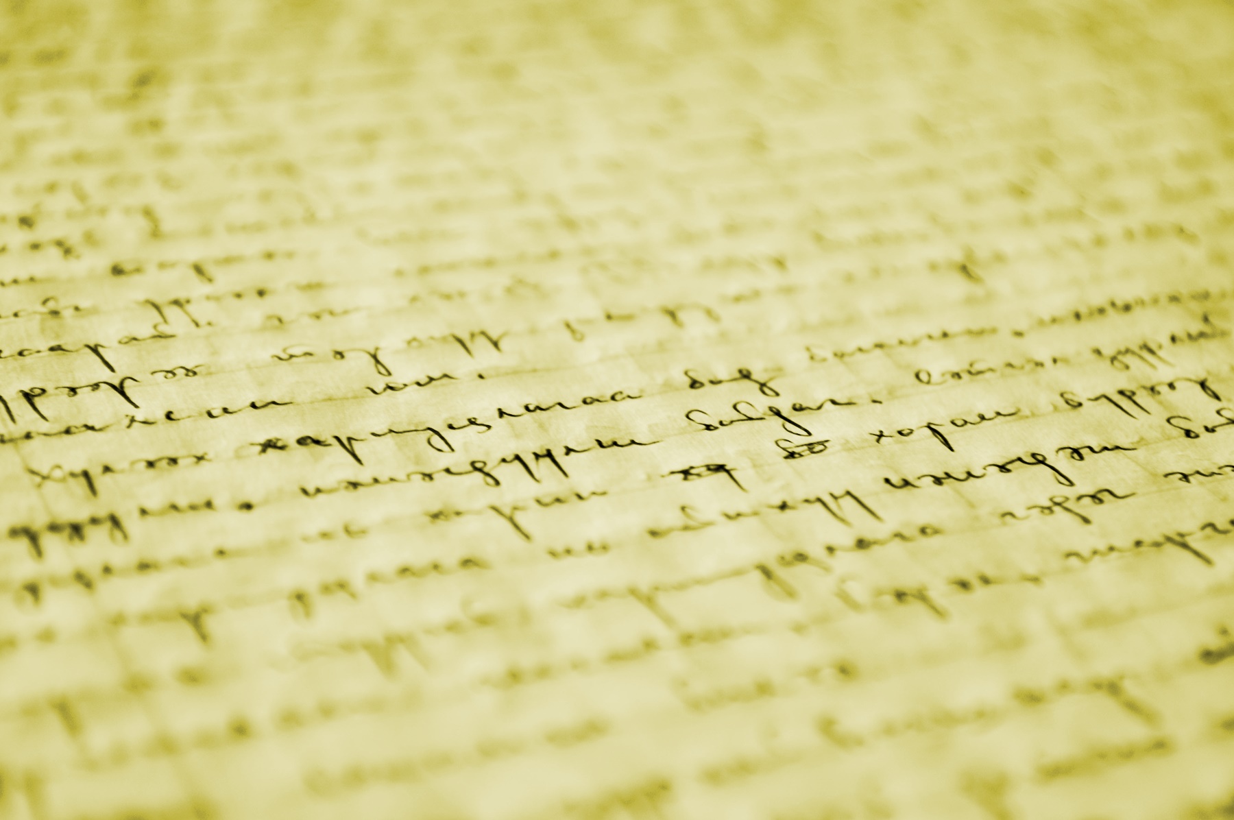 Symbolbild SEO-Textlänge: langer, handschriftlicher Text